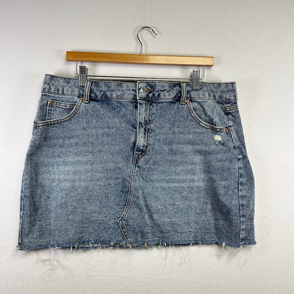 Wild Fable Women's Blue Wash Denim Mini Skirt‎ Distressed Raw Hem Size 12